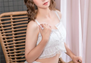 91黑料全记录：深夜包间中低语细节被捕捉，每个画面都散发出撩人魅力