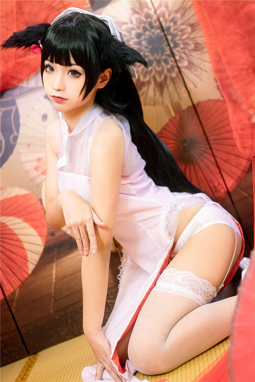 91大神独家揭秘:后台低语中那不经意的轻抚与话语,隐藏着无限情愫